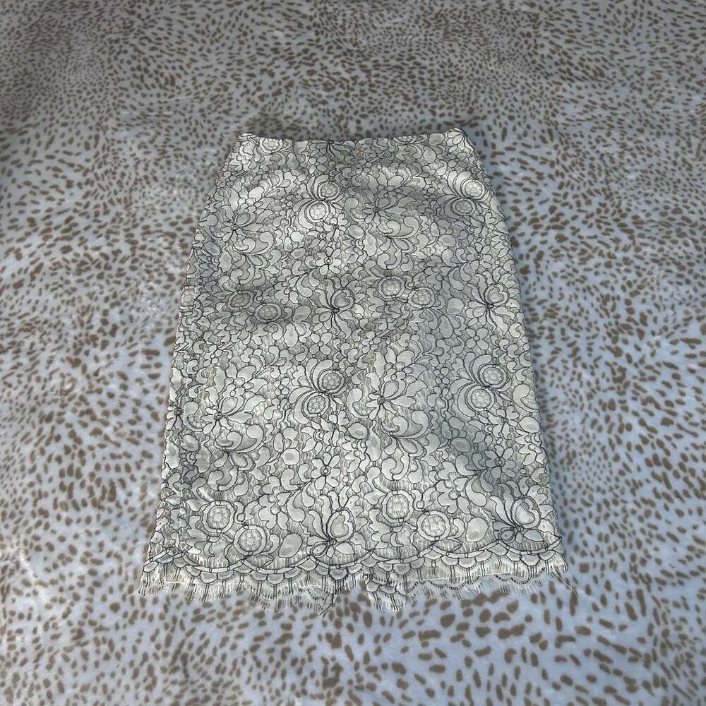 Loft Floral Lace Pencil Skirt Size 00 White Black